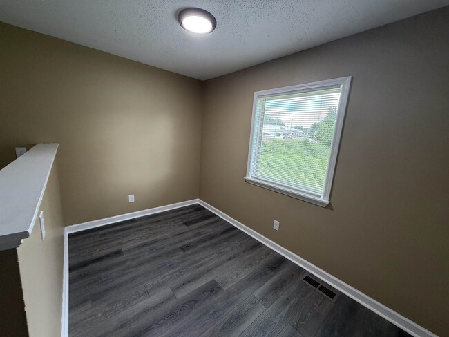 Photo - 62 Cinnamon Dr