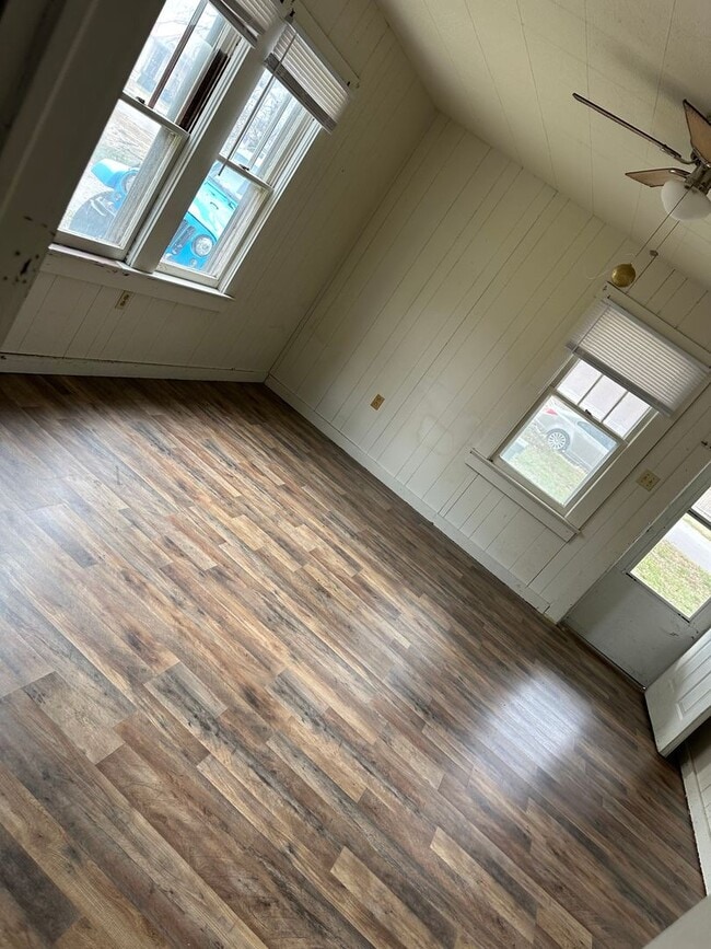 Photo - 2 BEDROOM 1 BATHROOM HOUSE FOR RENT