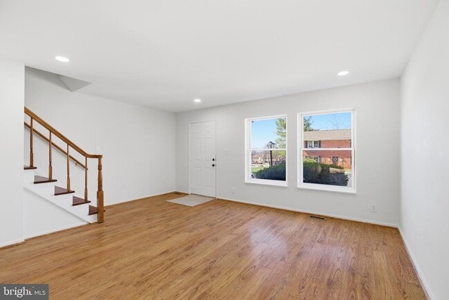 Photo - 102 N Duke Dr