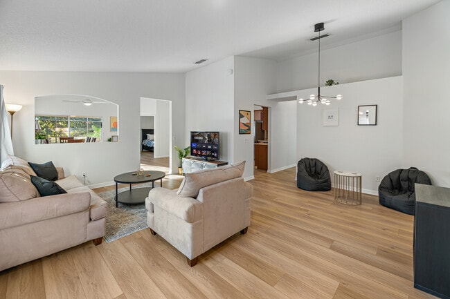 Photo - 702 Scrub Jay Way