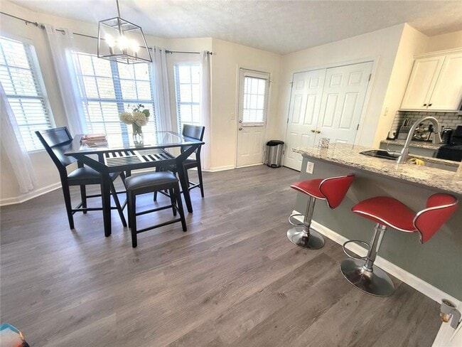 Photo - 1319 Revelstoke Cove