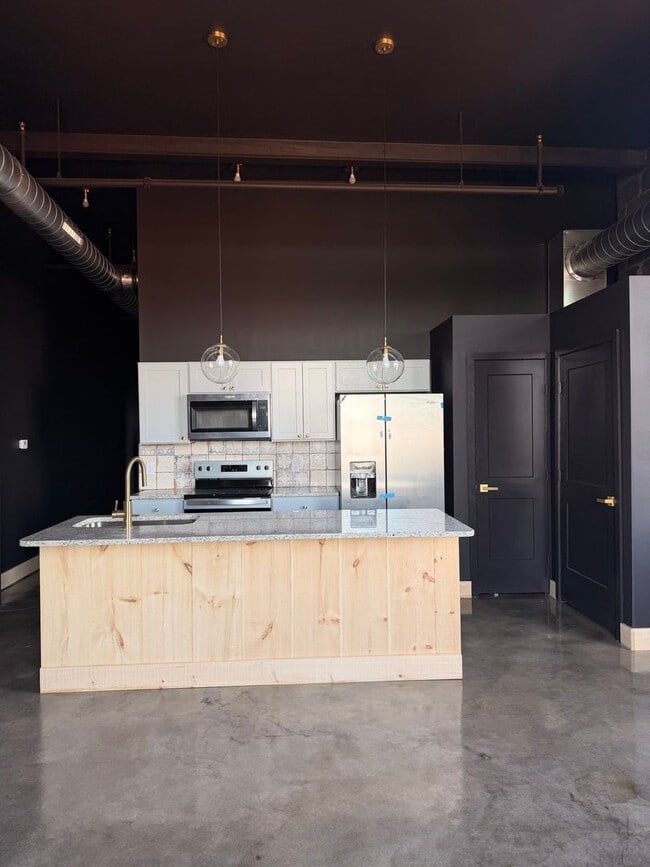 Building Photo - 2 bedroom/1 bathroom NEW LUXURY apartment in Red Lion, PA Unit Apt 106