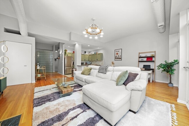 Photo - 1760 W Wrightwood Ave