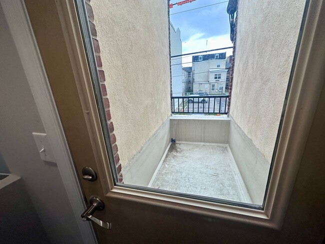 Photo - 1530 N Sydenham St Unit 1F