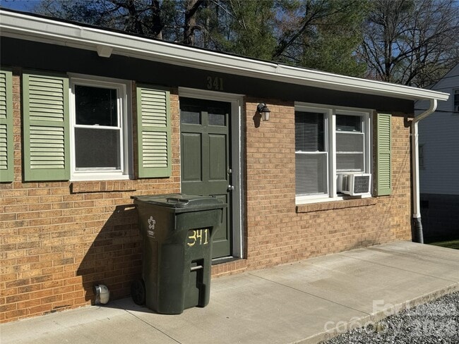 Building Photo - 341 Laurel St