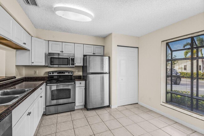 Photo - 9112 SW 21st Ct