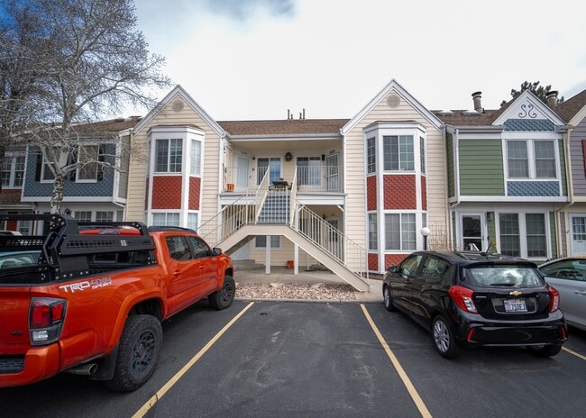 Building Photo - 5333 Beacon Hill Cir Unit 136