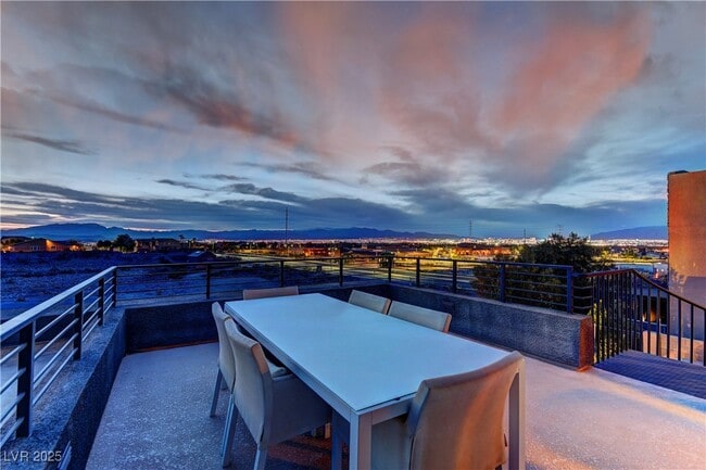 Building Photo - 861 Vegas View Dr Rental