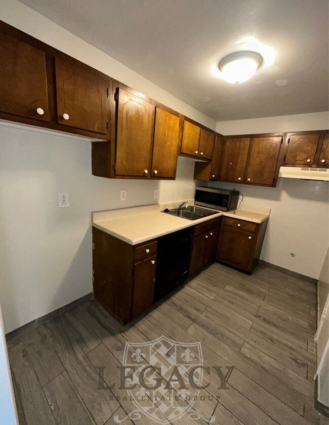 Photo - 370 Wallace Rd