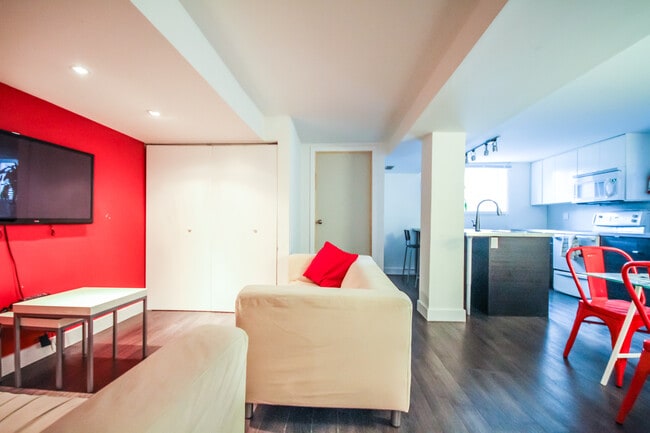 Photo - 1148 Woodroffe Ave
