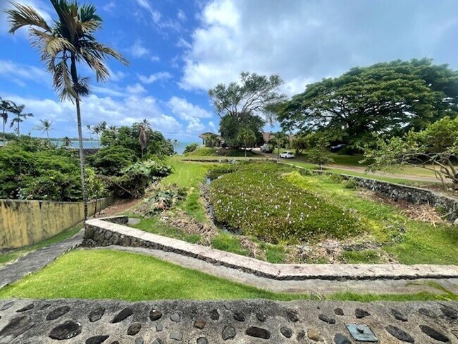 Building Photo - Gorgeous 2 Bedroom / 1 Bath in Waikane Rental