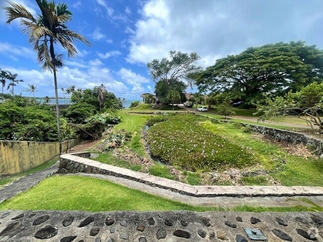 Building Photo - Gorgeous 2 Bedroom / 1 Bath in Waikane Rental