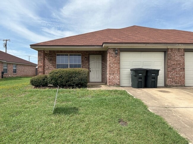 Photo - 2104 Schorn Dr