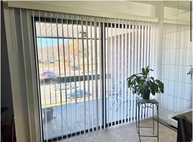 patio - 951 High Path Rd Unit 951