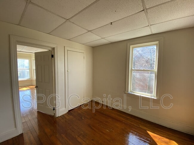Photo - 1547 W King St