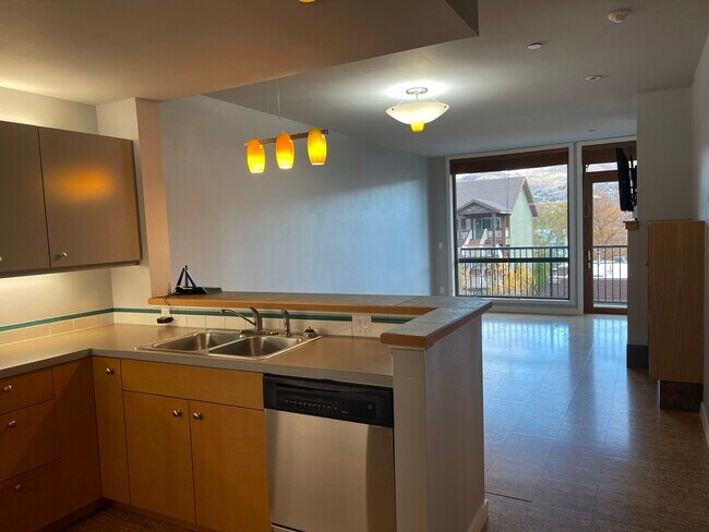 Photo - 2220 W Woodin Ave