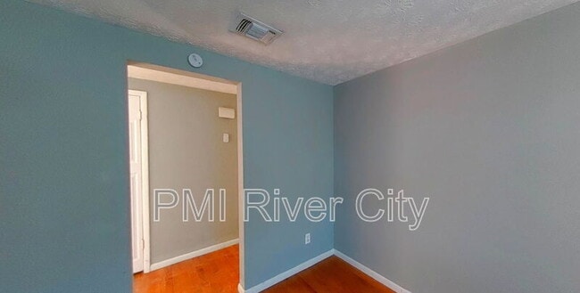 Photo - 7471 John F Kennedy Dr W