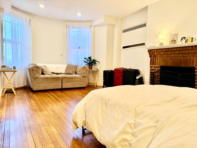 Photo - 354 Beacon St Unit 2