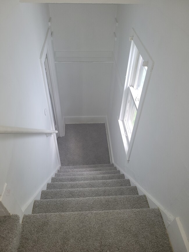 2560 S Austin St
