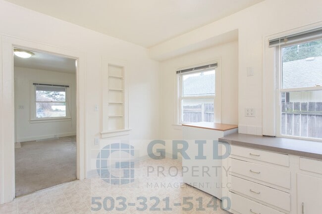 Building Photo - Craftsman Bungalow Available in Kenton Nei... Rental