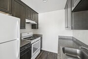 1BR, 1BA - 675SF - Kitchen