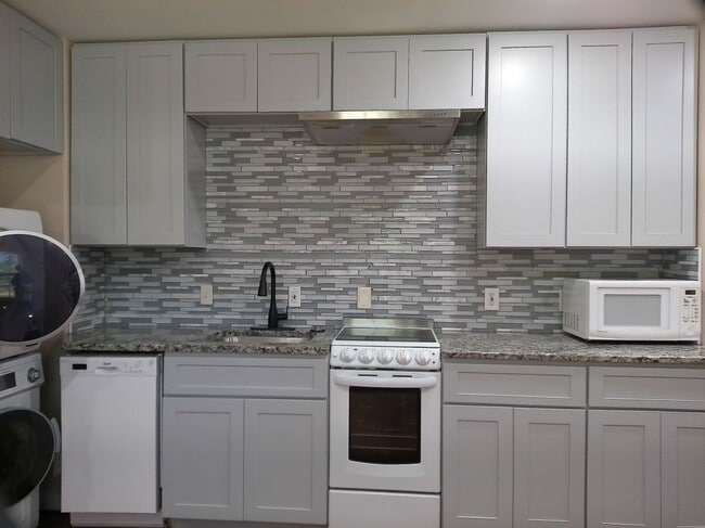 Building Photo - 22262 Adams St Rental