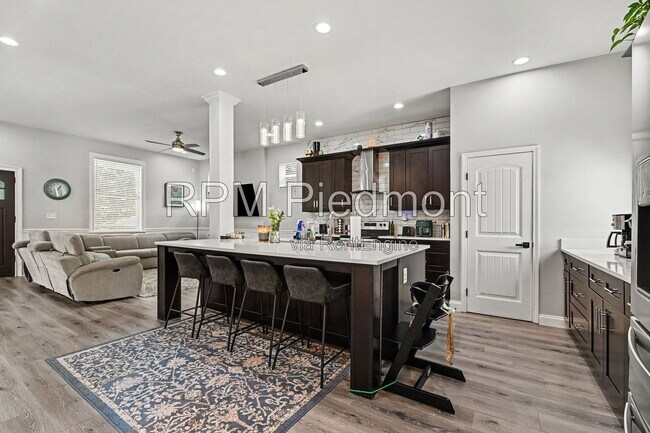 Photo - 1356 Chambers Ave