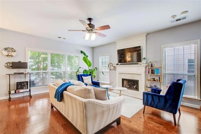 Photo - 513 Stepney Ct SE