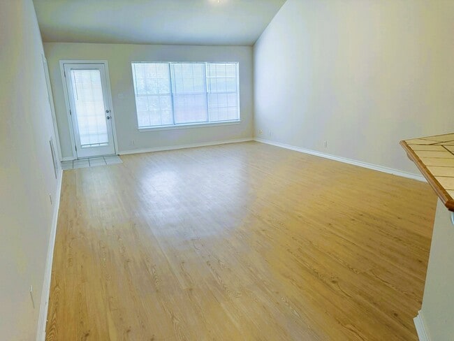 Open Flooring Concept - 307 Sunset Blvd