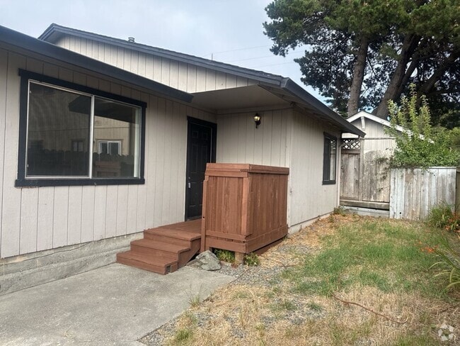 Building Photo - 2512 Albee St Unit 2512 Albee #B Rental