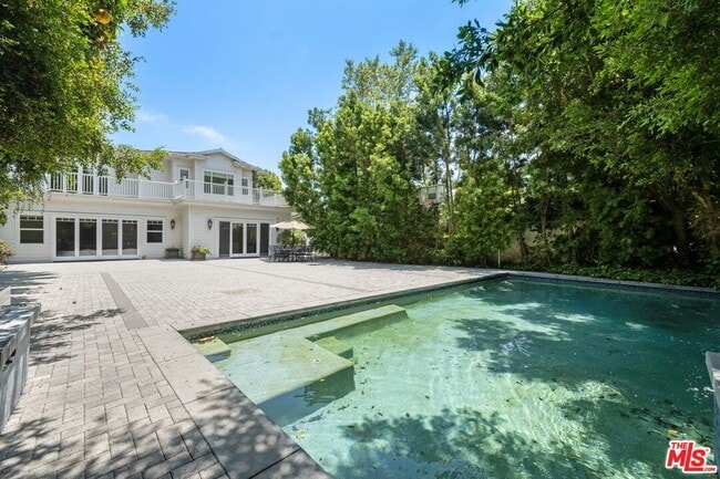 Building Photo - 453 S Bentley Ave Rental