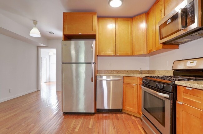 195 Webster Ave Unidad 2