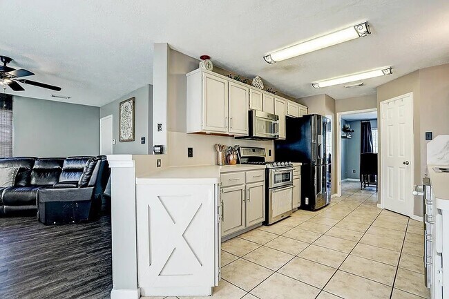 Photo - 3005 Wood Hollow Dr