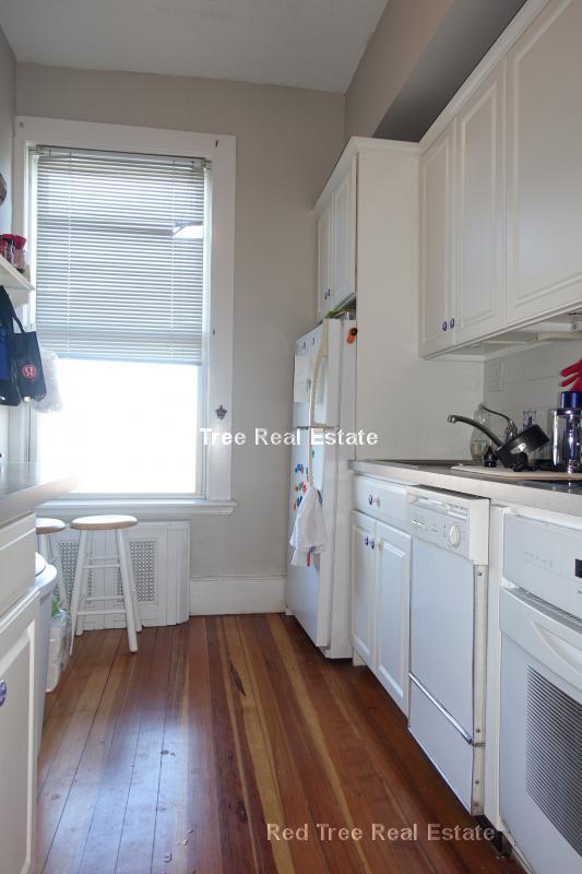 554 E 4th St Unit 3