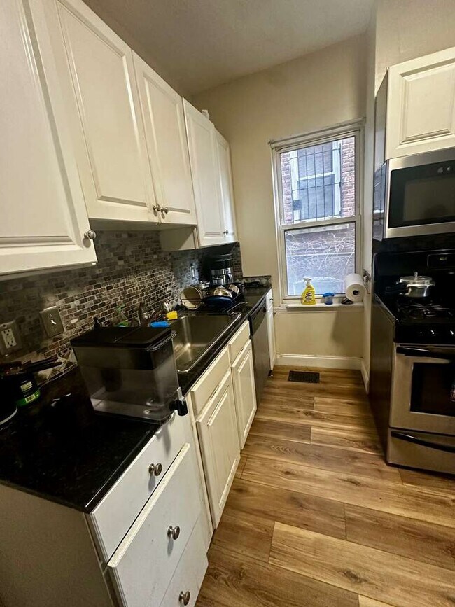 Building Photo - 9 Chilcott Pl Unit 1