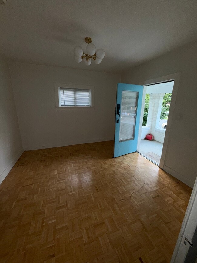 Photo - 549 Beecher St