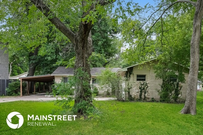 Building Photo - 1706 Enchanted Ln