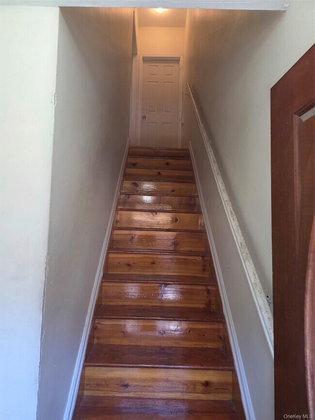 Photo - 301 Wyona St