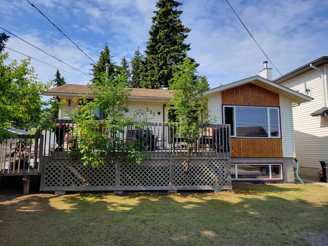 Building Photo - 221 Birch Ave