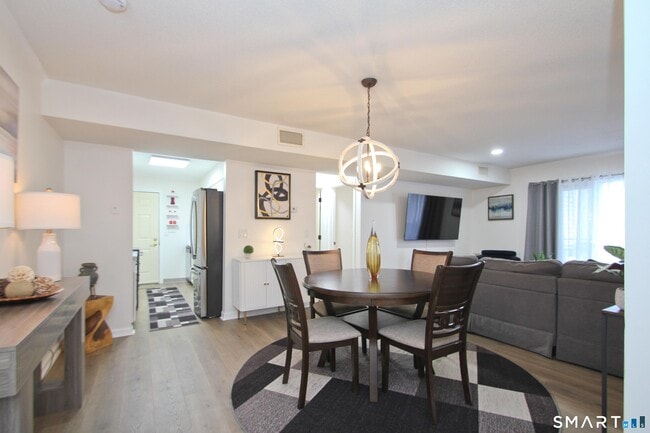 Photo - 1 Concorde Way