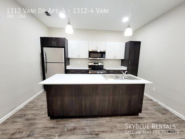 Building Photo - 1312 Vani Dr Unit 1312-4 Vani