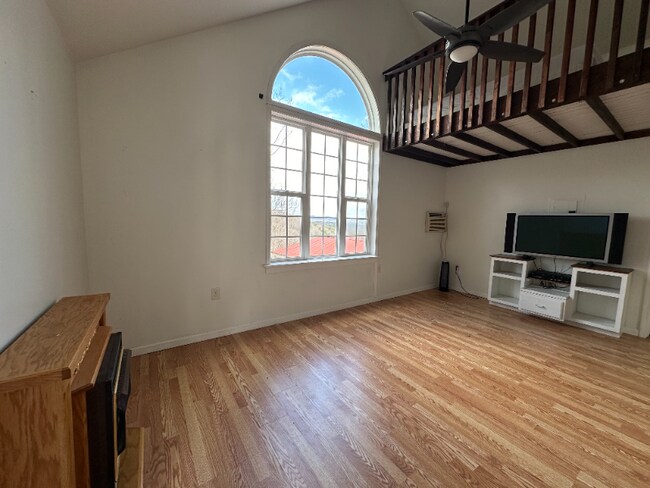 Photo - 422 Laurel Ridge Rd