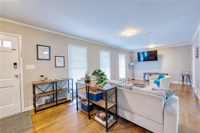 Photo - 2418 Brookdale Dr NE