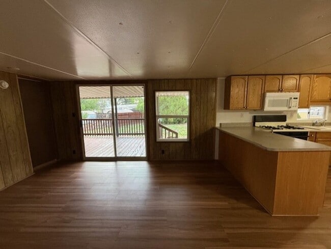 Photo - 3 Bedroom 2 Bath Single Wide Mobile - Cont...