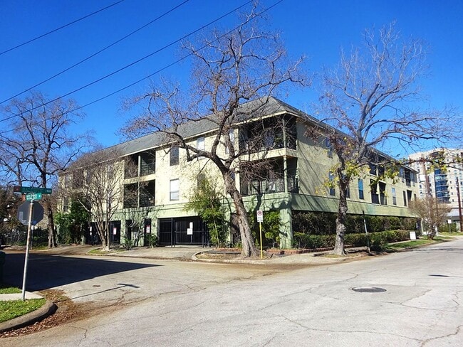 Building Photo - For Lease | 1 Bed, 1 Bath | 650 Sq Ft | Stratford on Baldwin Condo |