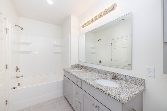 Photo - BEAUTIFUL 3BD 2.5 BTH Apartment home RAINTREE - Ballantyne Commons Pkwy