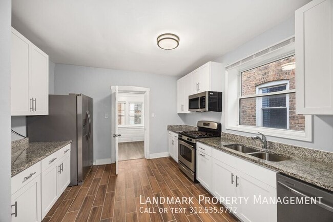 Photo - 3817 N Sawyer Ave Unit 2