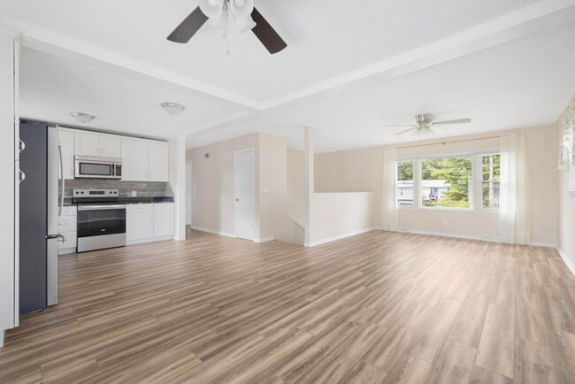 Photo - 130 Greenmeadow Ln