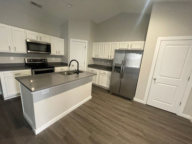 Photo - 13544/46 Haskell Unit 13546 Haskell