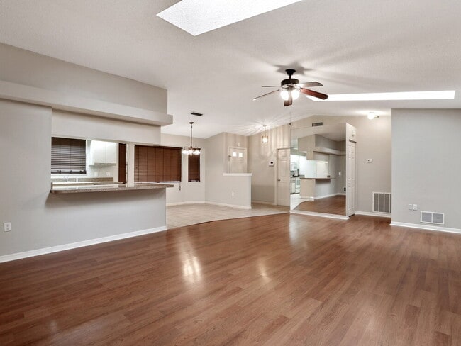 Photo - 5785 Colonial Oaks Blvd